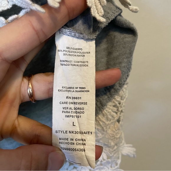 Rewind Gray Crop With Lace Hem - Picture 4 of 6